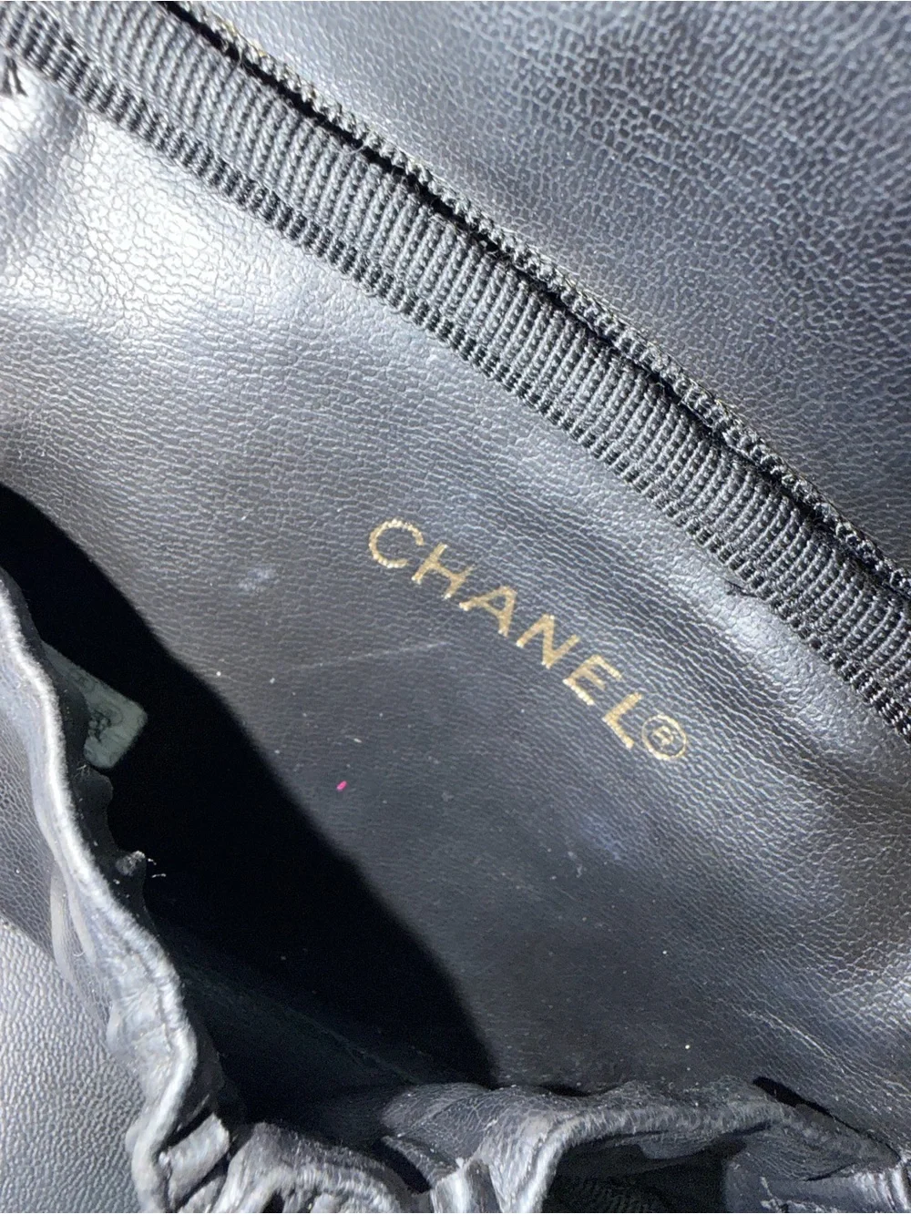 CHANEL Vintage Black Lambskin Vanity Cosmetic Case Gold CC Charm